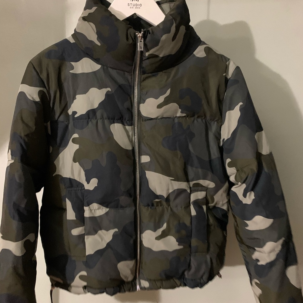 H&M puffer camo jacket